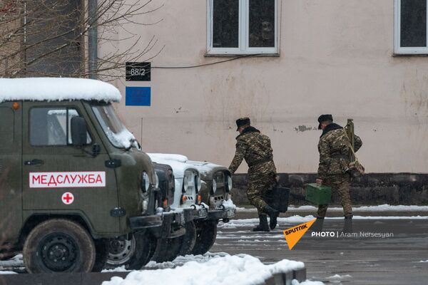 Ни один сантиметр земли в Карвачаре не был сдан боем: истории вернувшихся с войны солдат Ни один сантиметр земли в Карвачаре не был сдан боем: истории вернувшихся с войны солдат - Sputnik Армения