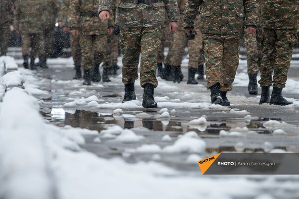 Ни один сантиметр земли в Карвачаре не был сдан боем: истории вернувшихся с войны солдат Ни один сантиметр земли в Карвачаре не был сдан боем: истории вернувшихся с войны солдат - Sputnik Армения
