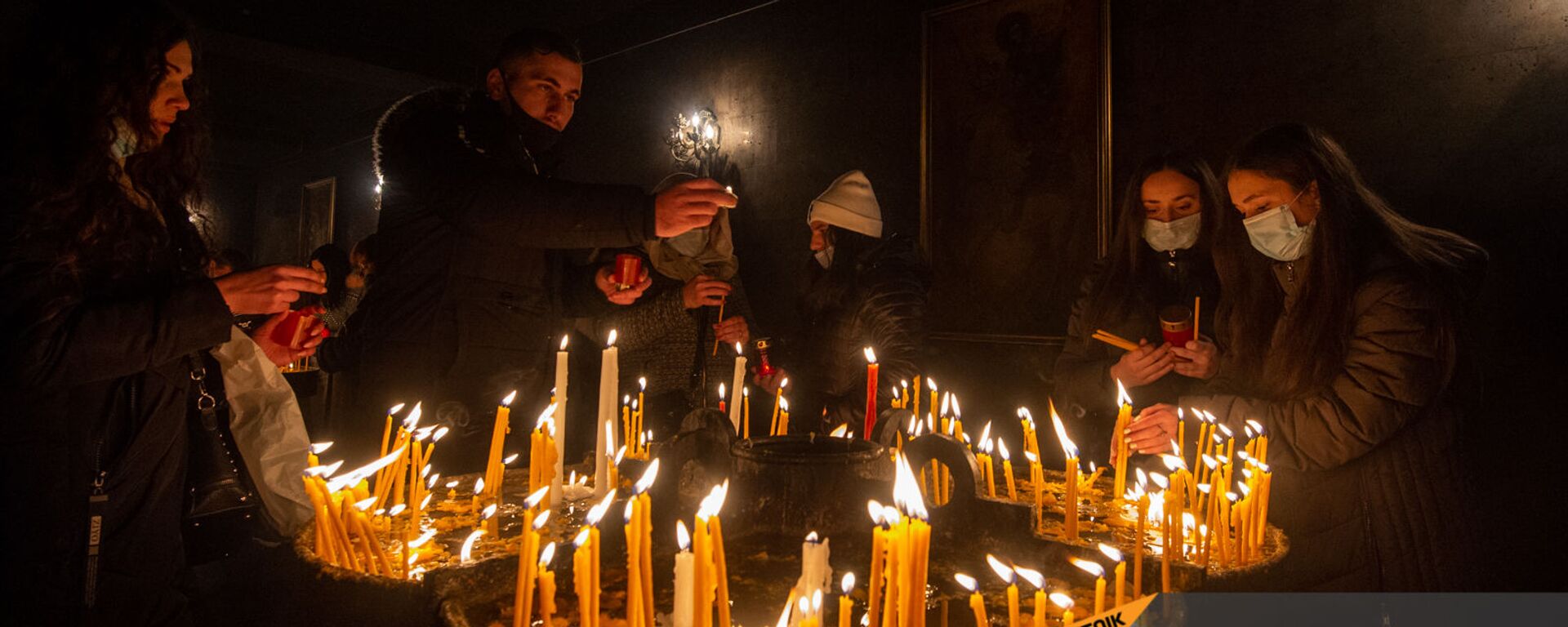 Святая литургия Чрагалуйца в церкви Сурб Григор Лусаворич (5 января 2021). Еревaн - Sputnik Армения, 1920, 02.11.2021