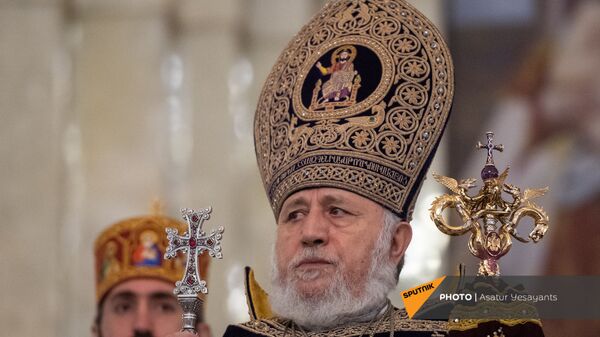 Рождественская литургия в соборе Святого Григория Просветителя (6 января 2021). Еревaн - Sputnik Армения