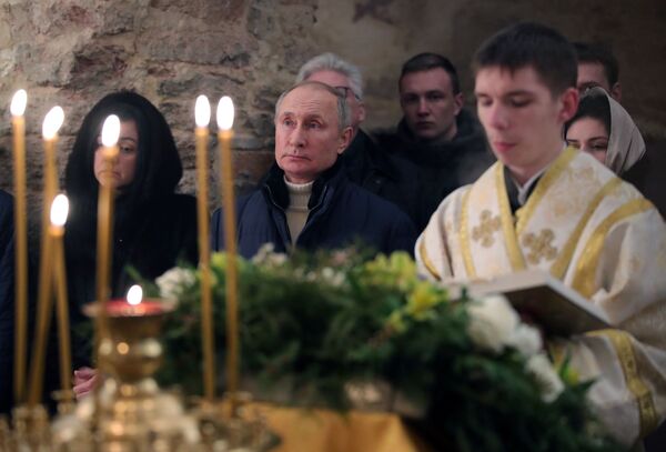 ՌԴ նախագահ Վլադիմիր Պուտինը՝ Լիպնոյի Սուրբ Նիկոլայի եկեղեցում Սուրբ ծննդյան ժամերգության ժամանակ
 - Sputnik Արմենիա