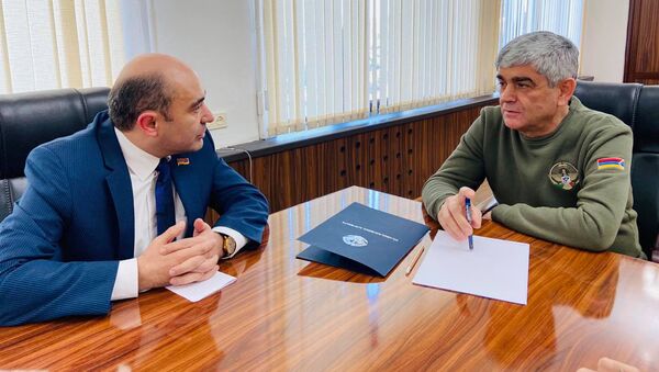 Депутаты парламентской фракции Просвещенная Армения встретились с секретарем совбеза Карабаха Виталием Баласаняном (10 января 2021). Степанакерт - Sputnik Армения
