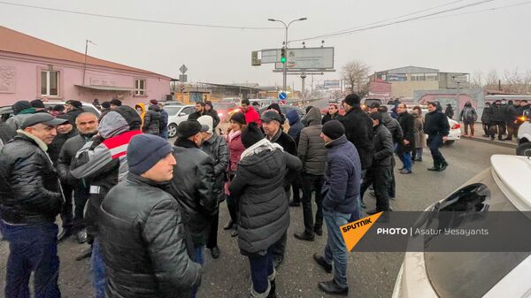 Оппозиция перекрыла дорогу в аэропорт (11 января 2021). Еревaн - Sputnik Армения