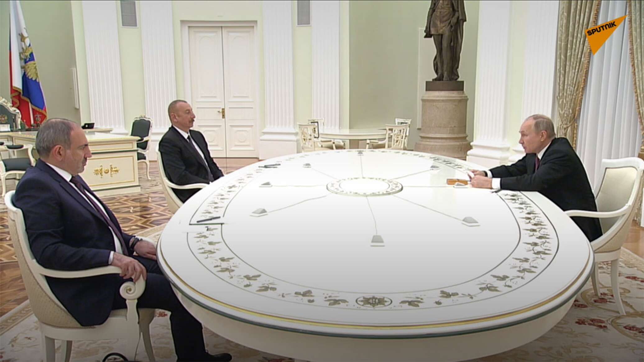 Трехсторонние переговоры. Пашинян и Алиев встреча. Встреча Путина Алиева и Пашиняна.