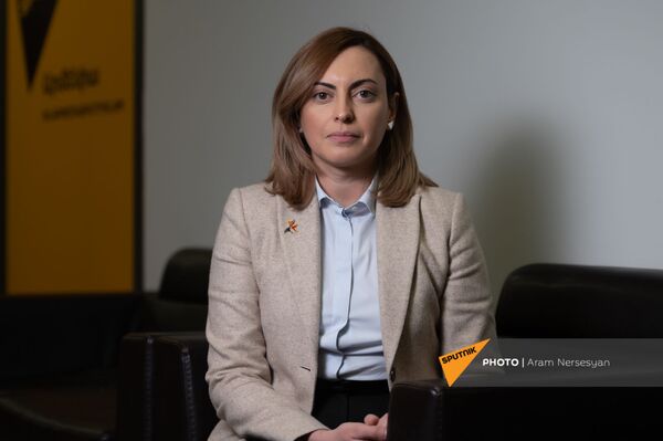 Мысли о военном реванше нужно отбросить: Лена Назарян ответила на ряд острых вопросов Мысли о военном реванше нужно отбросить: Лена Назарян ответила на ряд острых вопросов - Sputnik Армения