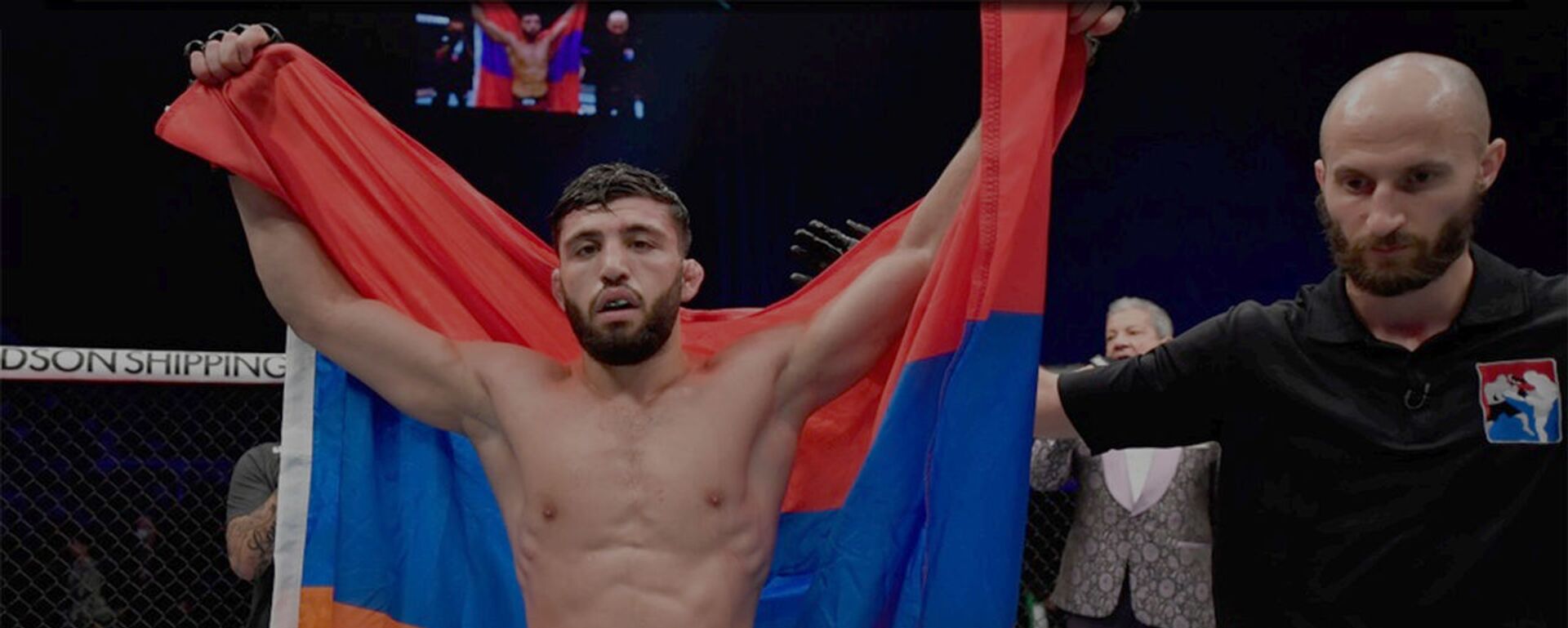 UFC 257: Арман Царукян (Армения) vs Мэтт Фревола (США) - Sputnik Армения, 1920, 24.01.2021