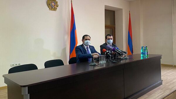 Министр территориального управления и инфраструктуры Сурен Папикян представил новоназначенного губернатора Ширака Ованеса Арутюняна главам общин (26 января 2021). Гюмри - Sputnik Արմենիա