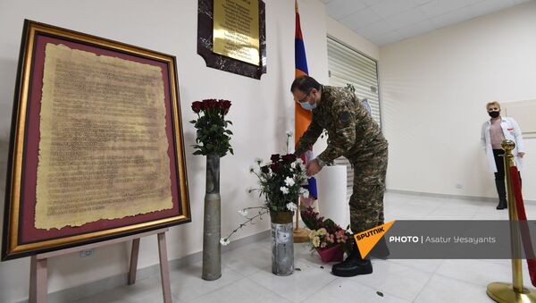 Открытие памятных досок военным врачам в ЕрГМУ (28 января 2021). Еревaн - Sputnik Армения