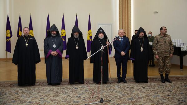 Республиканский молебен под председательством Католикоса Гарегина Второго по случаю Дня армянской армии (29 января 2021). Эчмиадзин - Sputnik Արմենիա