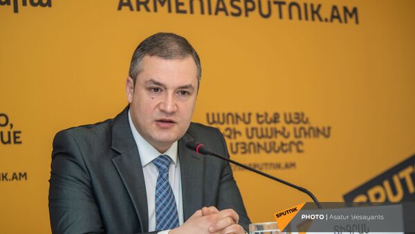 Тигран Уриханян на пресс-конференции в мультимедийном пресс-центре Sputnik Армения  (1 февраля 2021). Еревaн - Sputnik Армения
