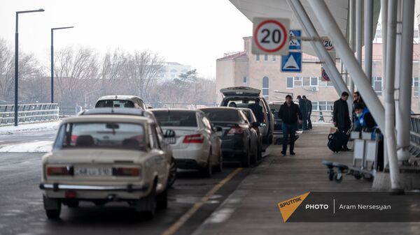 Զվարթնոց օդանավակայանի մուտք - Sputnik Արմենիա