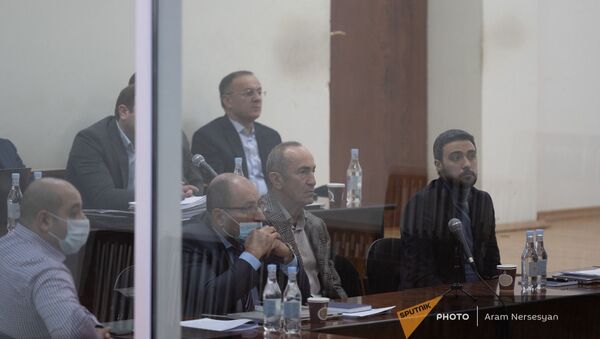 Роберт Кочарян в зале Шенгавитского суда (2 февраля 2021). Еревaн - Sputnik Արմենիա