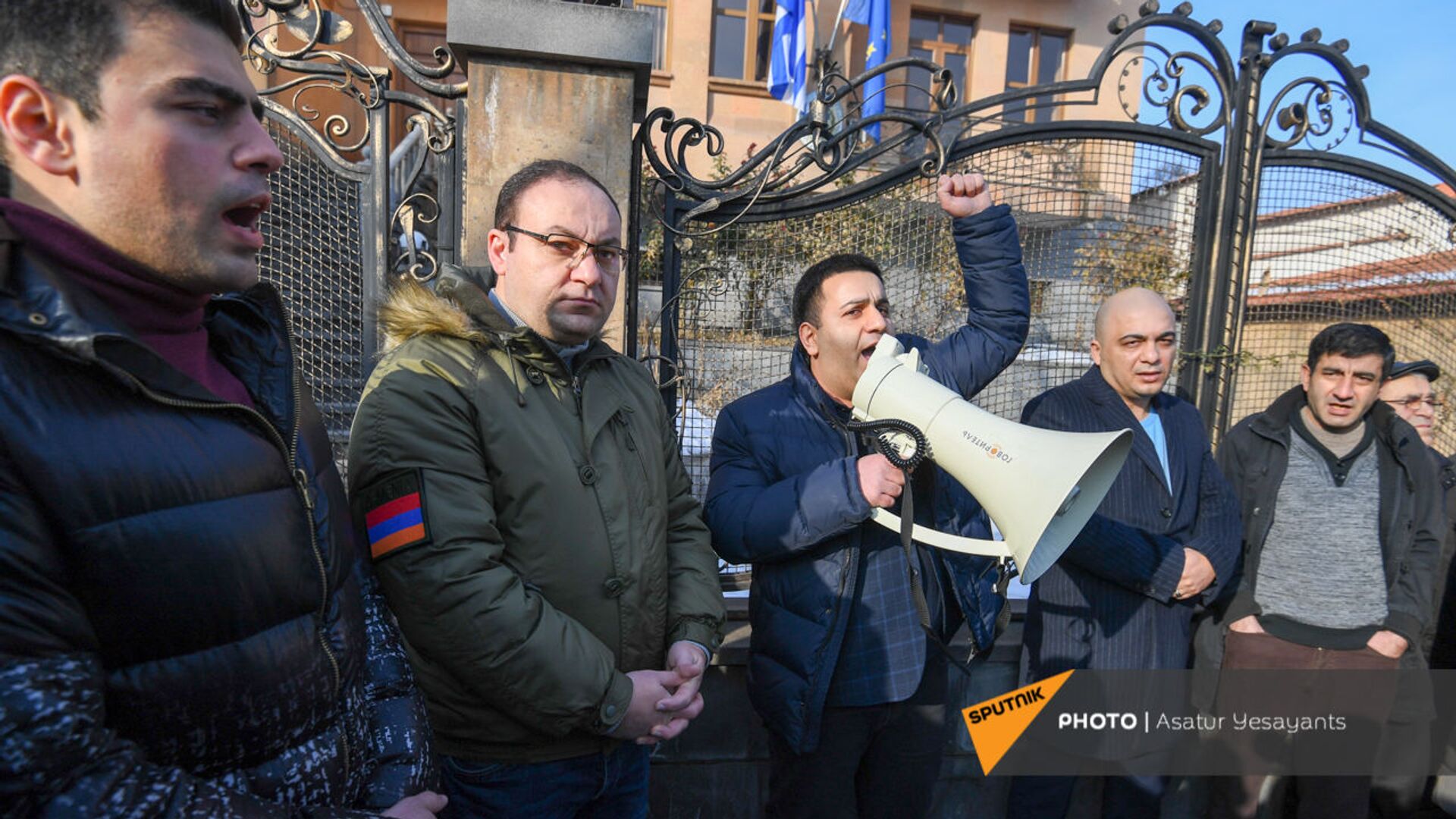 Акция протеста у здания Парламента (3 февраля 2021). Еревaн - Sputnik Արմենիա, 1920, 03.02.2021