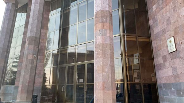 Вход в здание суда общей юрисдикции Ширакской области - Sputnik Армения
