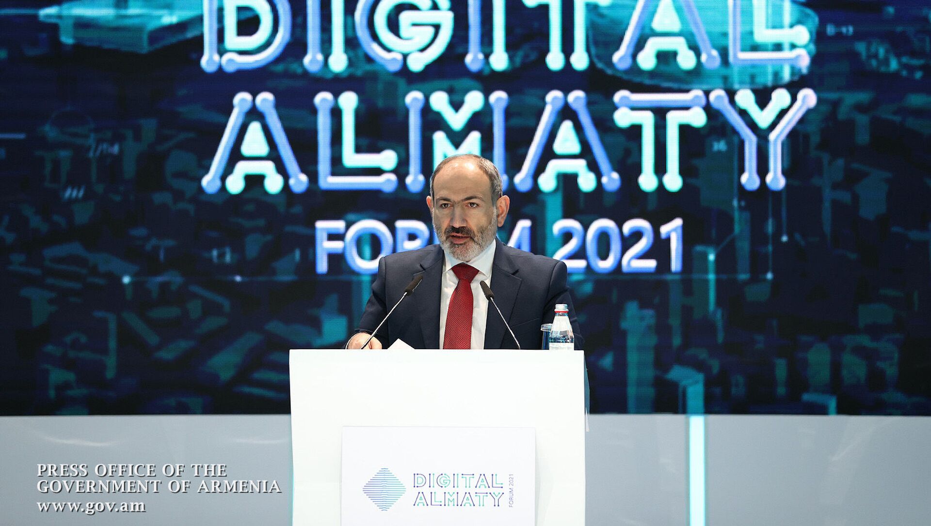 Премьер-министр Никол Пашинян во время выступления на выставке цифровых проектов форума Digital Almaty 2021 (5 февраля 2021). Алматы - Sputnik Արմենիա, 1920, 05.02.2021