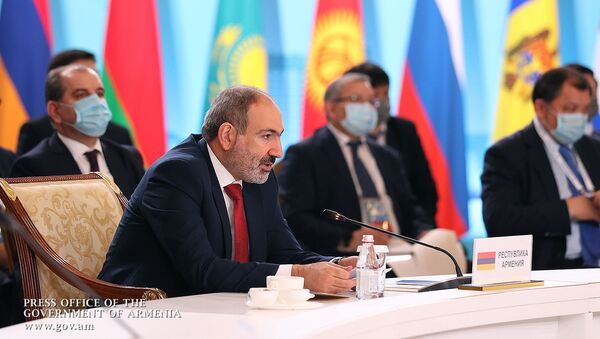 Премьер-министр Армении Никол Пашинян в пятницу на заседании Евразийского межправсовета в Алма-Ате  - Sputnik Արմենիա