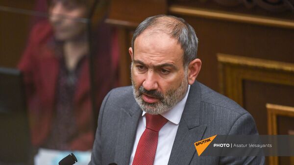 Премьер-министр Никол Пашинян на заседании в Парламенте (10 февраля 2021). Еревaн - Sputnik Армения