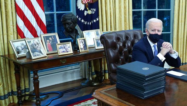 Президент США Джо Байден в Овальном кабинете в Белом доме, 2021 год  - Sputnik Армения