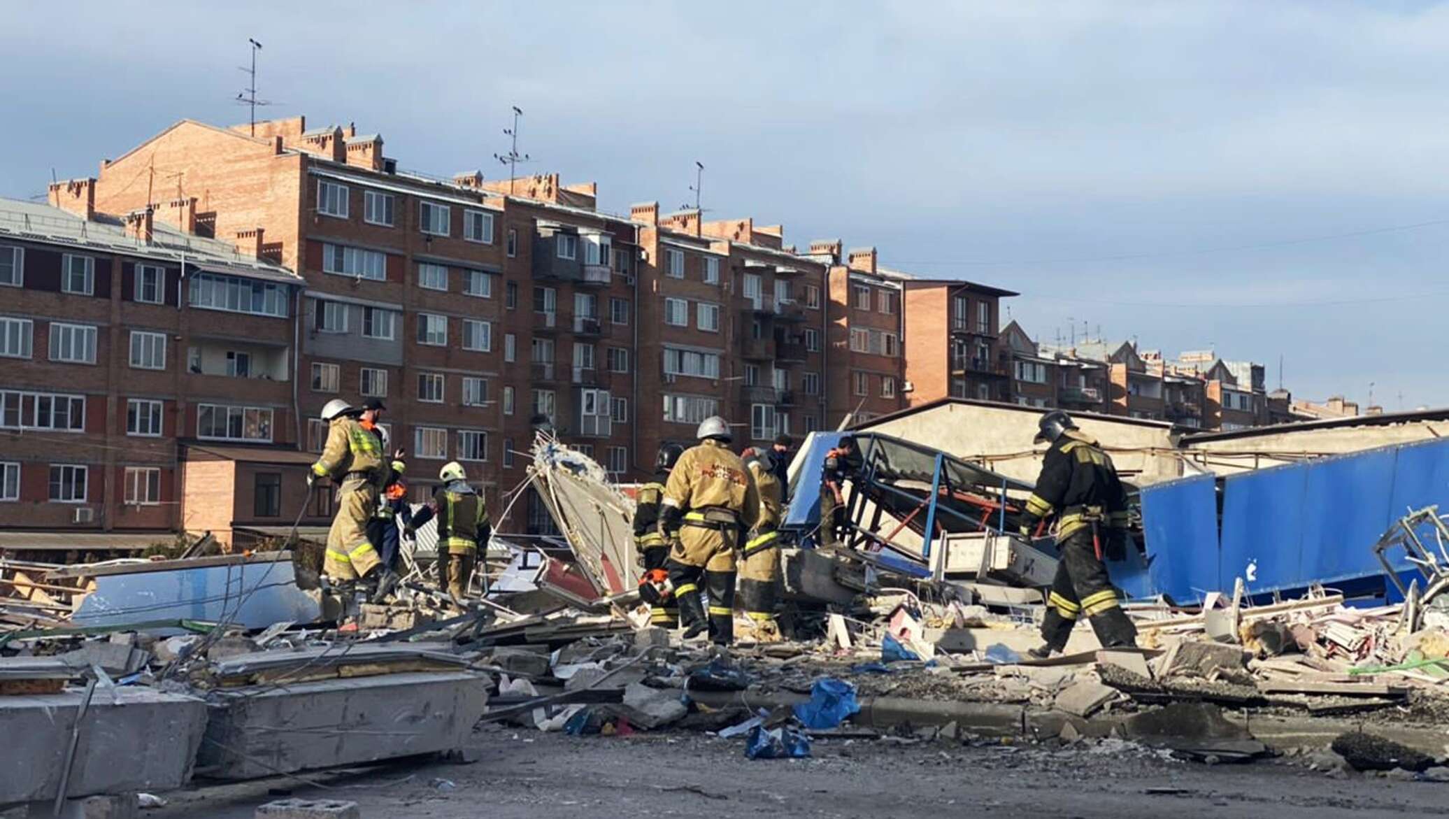 После сегодняшних новостей. Взрыв во Владикавказе 12 февраля 2021. Владикавказ взрыв в супермаркете. Улица Гагкаева во Владикавказе.