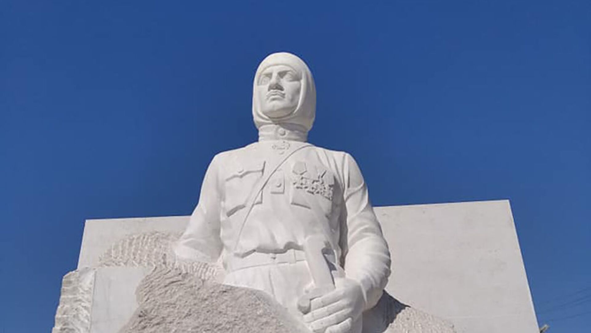 Памятник Гарегину Нжде в Мартуни - Sputnik Արմենիա, 1920, 12.02.2021