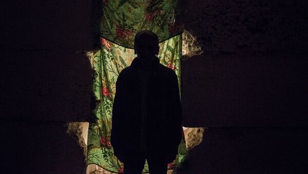 Мужчина в подвале жилого дома (20 октября 2020). Степанакерт - Sputnik Արմենիա