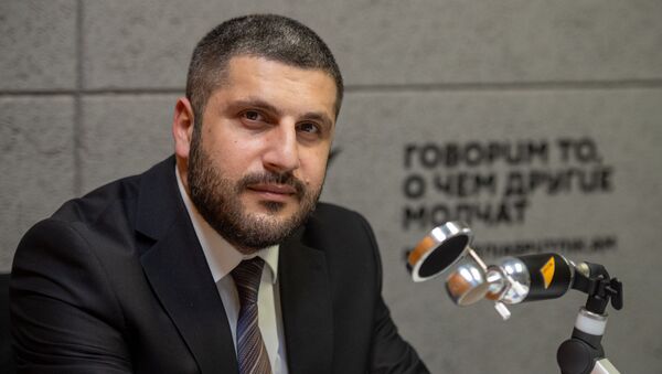 Первый заместитель министра по чрезвычайным ситуациям Армении Армен Памбухчян в гостях радио Sputnik - Sputnik Արմենիա