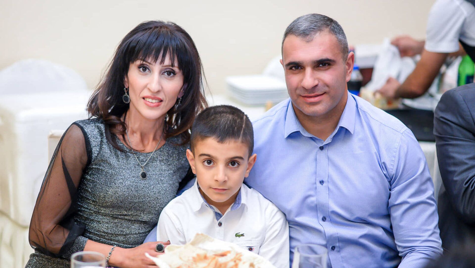 Варужан Матосян с супругой Лусине Чобанян и сыном Сарибеком - Sputnik Արմենիա, 1920, 15.02.2021
