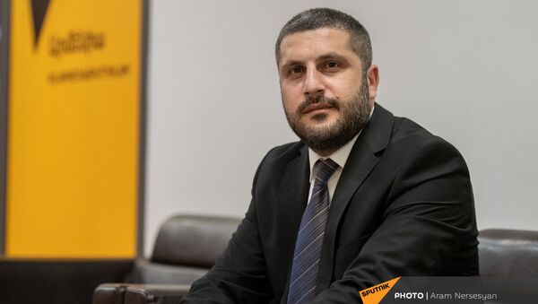 Первый заместитель министра по чрезвычайным ситуациям Армении Армен Памбухчян в гостях радио Sputnik - Sputnik Արմենիա