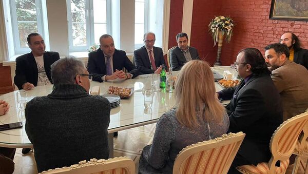 Министр иностранных дел Армении Ара Айвазян встретился с представителями армянской общины Москвы (18 февраля 2021). Москвa - Sputnik Արմենիա
