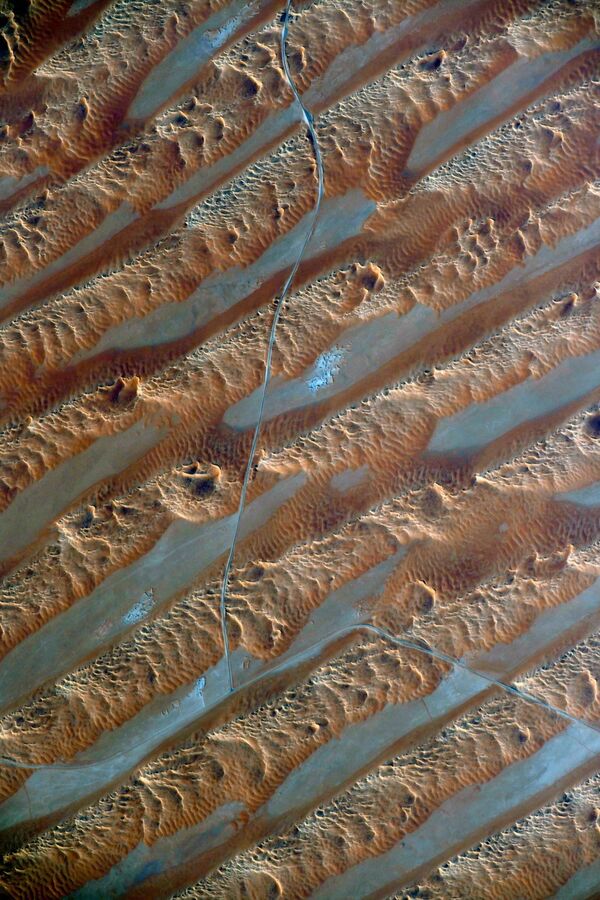 Движущиеся барханы Аравийской пустыни, снятые российским космонавтом Сергеем Кудь-Сверчковым с МКС - Sputnik Армения