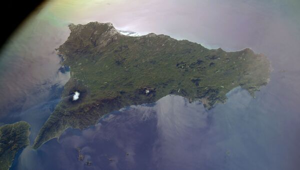 Вид из космоса на вулкан Этна на Сицилии, снятый российским космонавтом Сергеем Кудь-Сверчковым с МКС - Sputnik Армения
