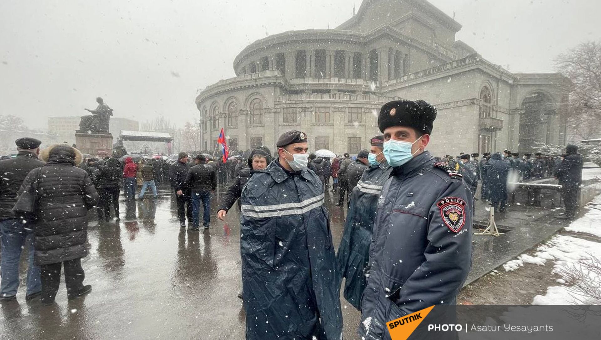 Полицейские во время митинга оппозиции на площади Свободы (20 февраля 2021). Еревaн - Sputnik Արմենիա, 1920, 22.02.2021