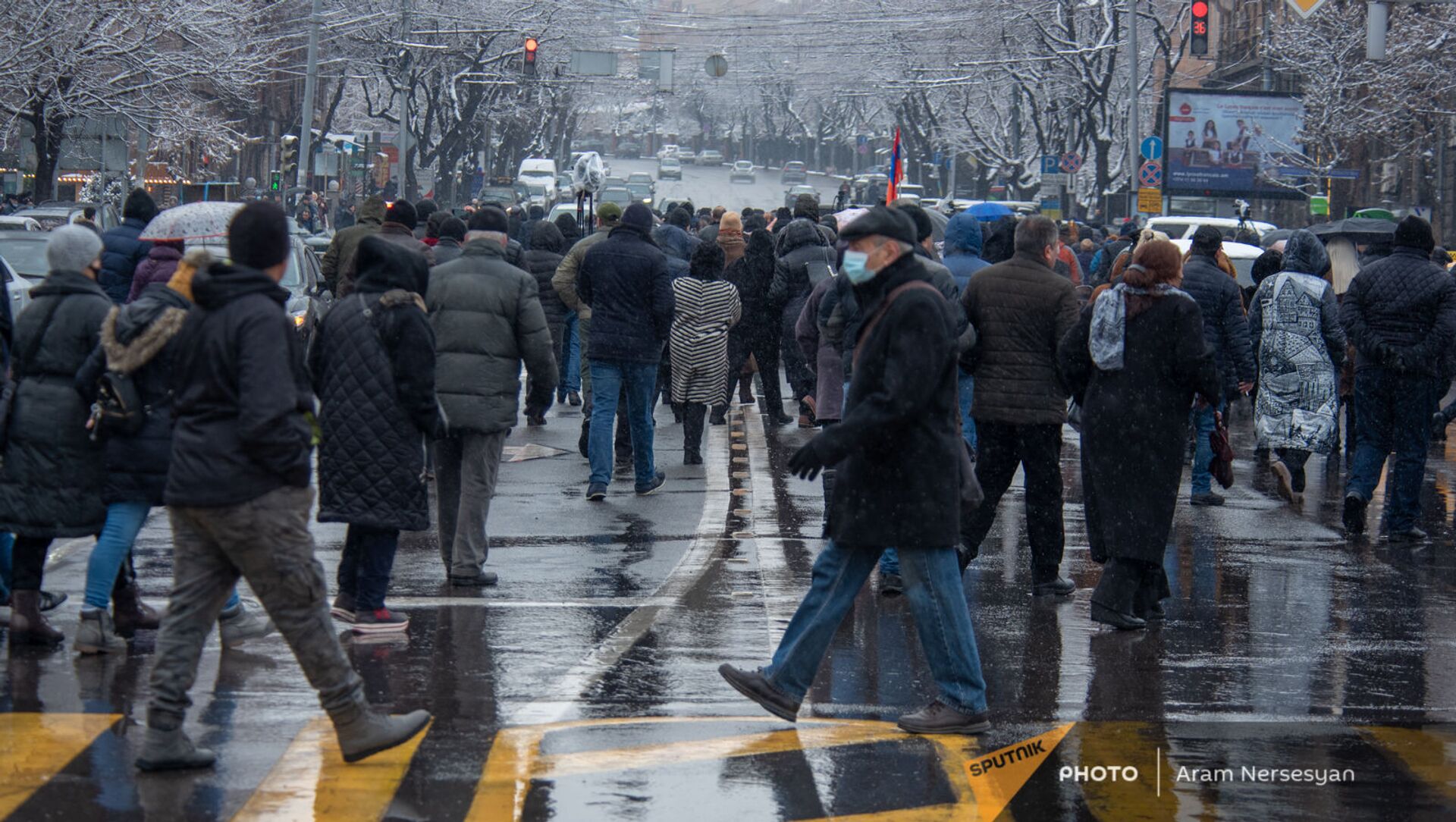 Участники митинга оппозиции на площади Франции (20 февраля 2021). Еревaн - Sputnik Արմենիա, 1920, 22.02.2021