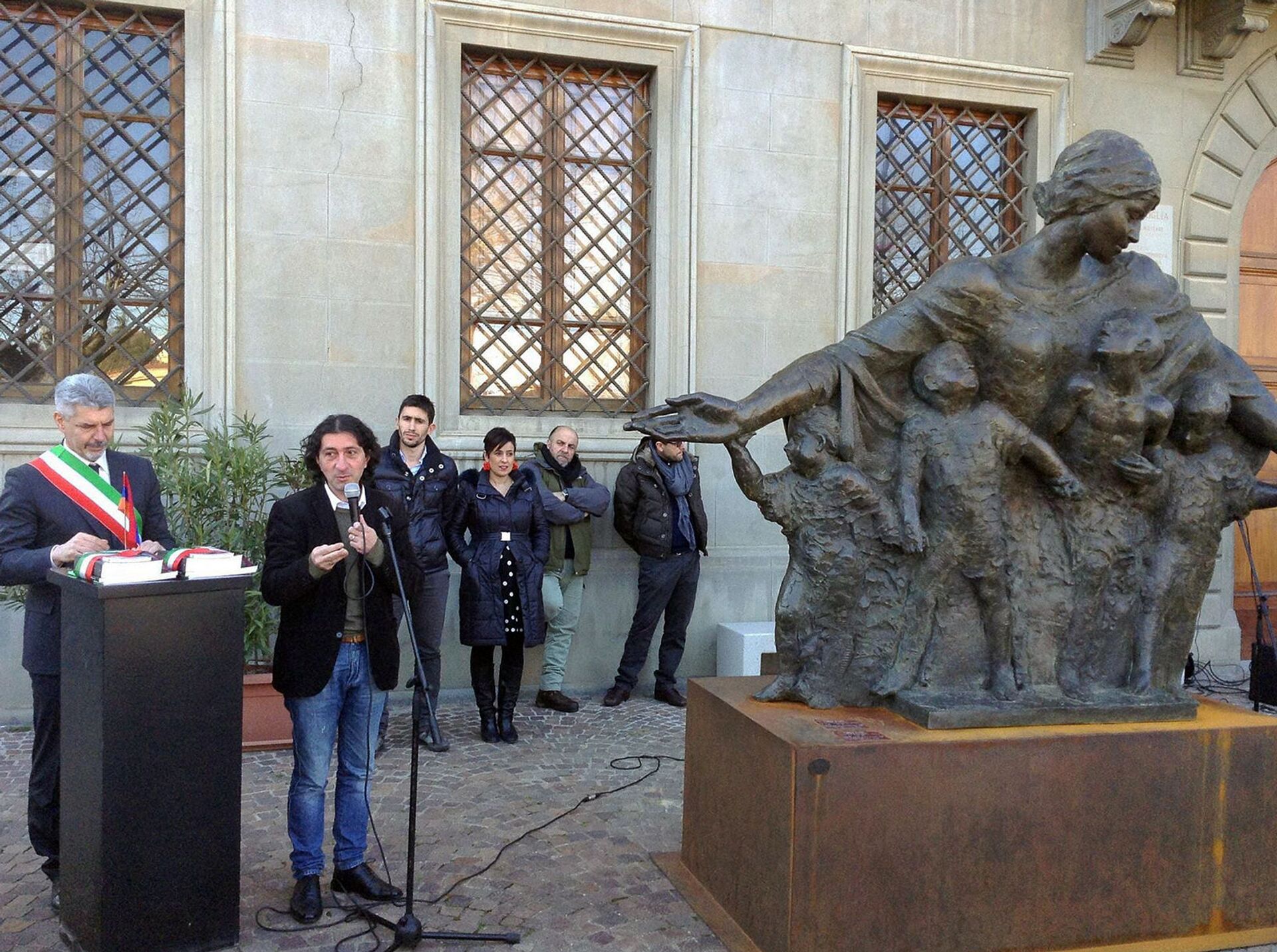 В итальянском городе выставлена статуя, созданная к 100-й годовщине Геноцида армян - Sputnik Армения, 1920, 21.02.2021