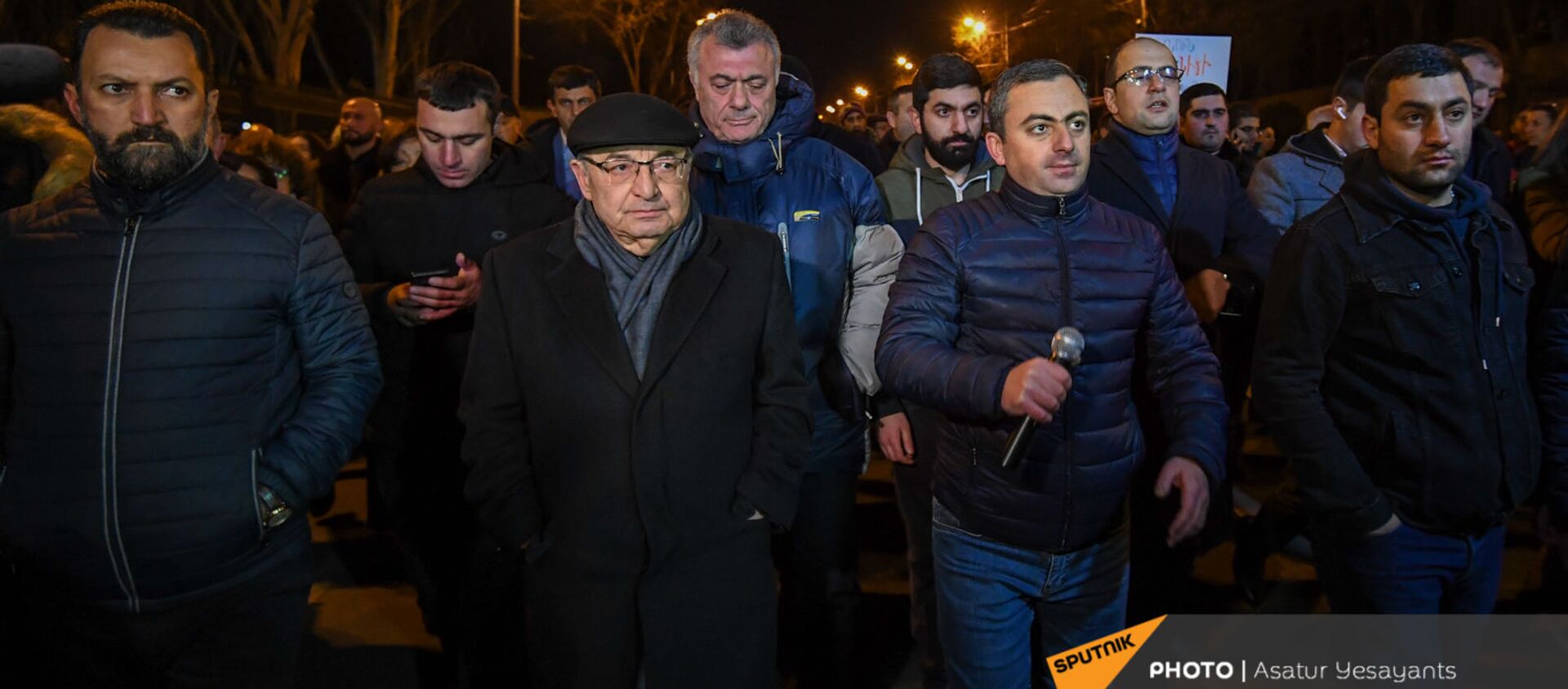 Оппозиционное Движение по спасению родины организовало шествие в столице (22 февраля 2021). Еревaн - Sputnik Армения, 1920, 22.02.2021