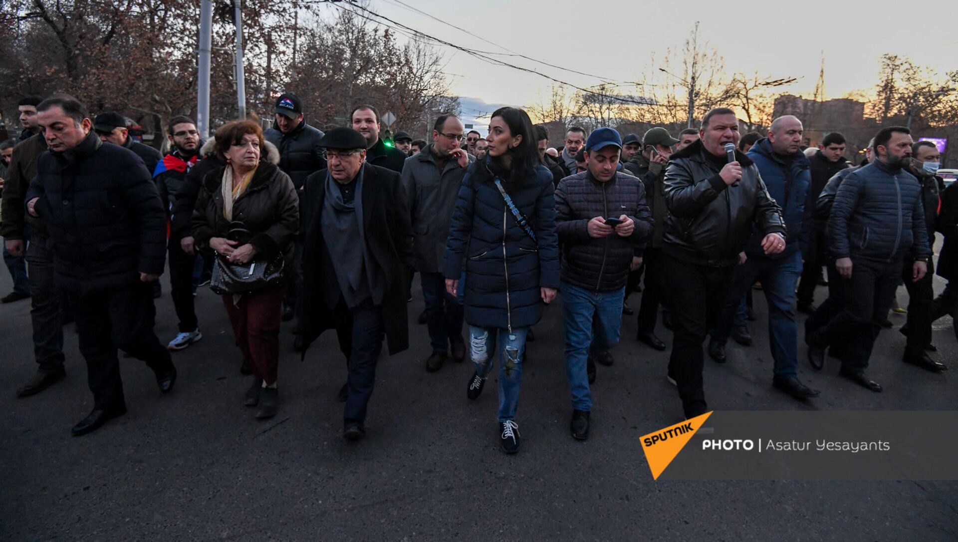 Шествие протеста оппозиции по центральным улицам столицы (23 февраля 2021). Еревaн - Sputnik Армения, 1920, 23.02.2021