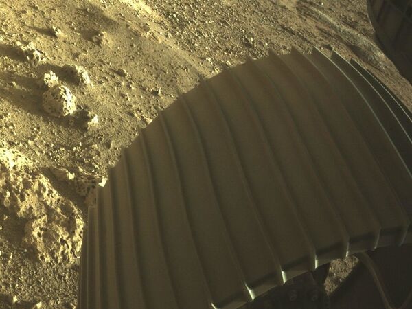 Фотографии, снятые исследовательским аппаратом NASA's Perseverance Mars Rover, который совершил посадку на Марсе в ночь на 19 февраля Фотографии, снятые исследовательским аппаратом NASA's Perseverance Mars Rover, который совершил посадку на Марсе в ночь на 19 февраля - Sputnik Армения