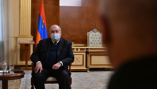 Президент Армен Саркисян провел встречу с генерал-лейтенантом Рустамом Мурадовым (24 февраля 2021). Еревaн - Sputnik Արմենիա