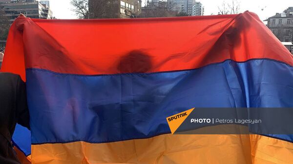 Ситуация на площади Свободы, где собрались сторонники оппозиции (25 февраля 2021). Еревaн - Sputnik Армения