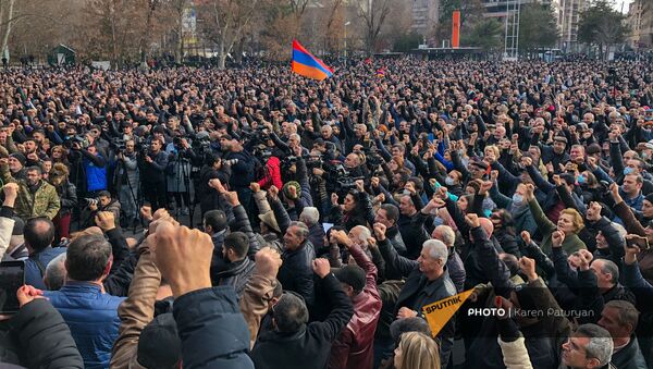 Площадь Свободы во время митинга оппозиции (25 февраля 2021). Еревaн - Sputnik Армения