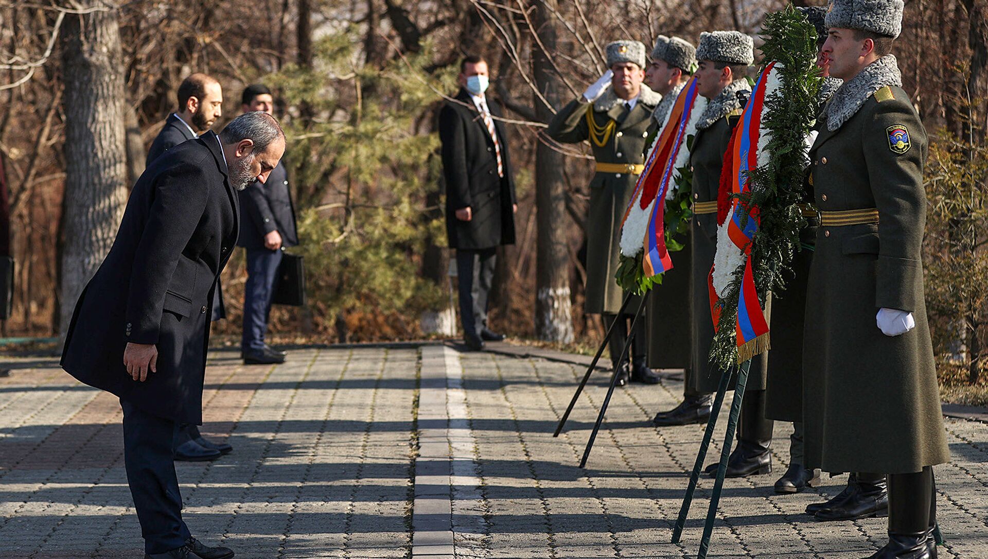 Руководство страны во главе с премьер-министром Николом Пашиняном возложили венки в память Сумгаитский событий (26 февраля 2021). Еревaн - Sputnik Армения, 1920, 27.02.2021