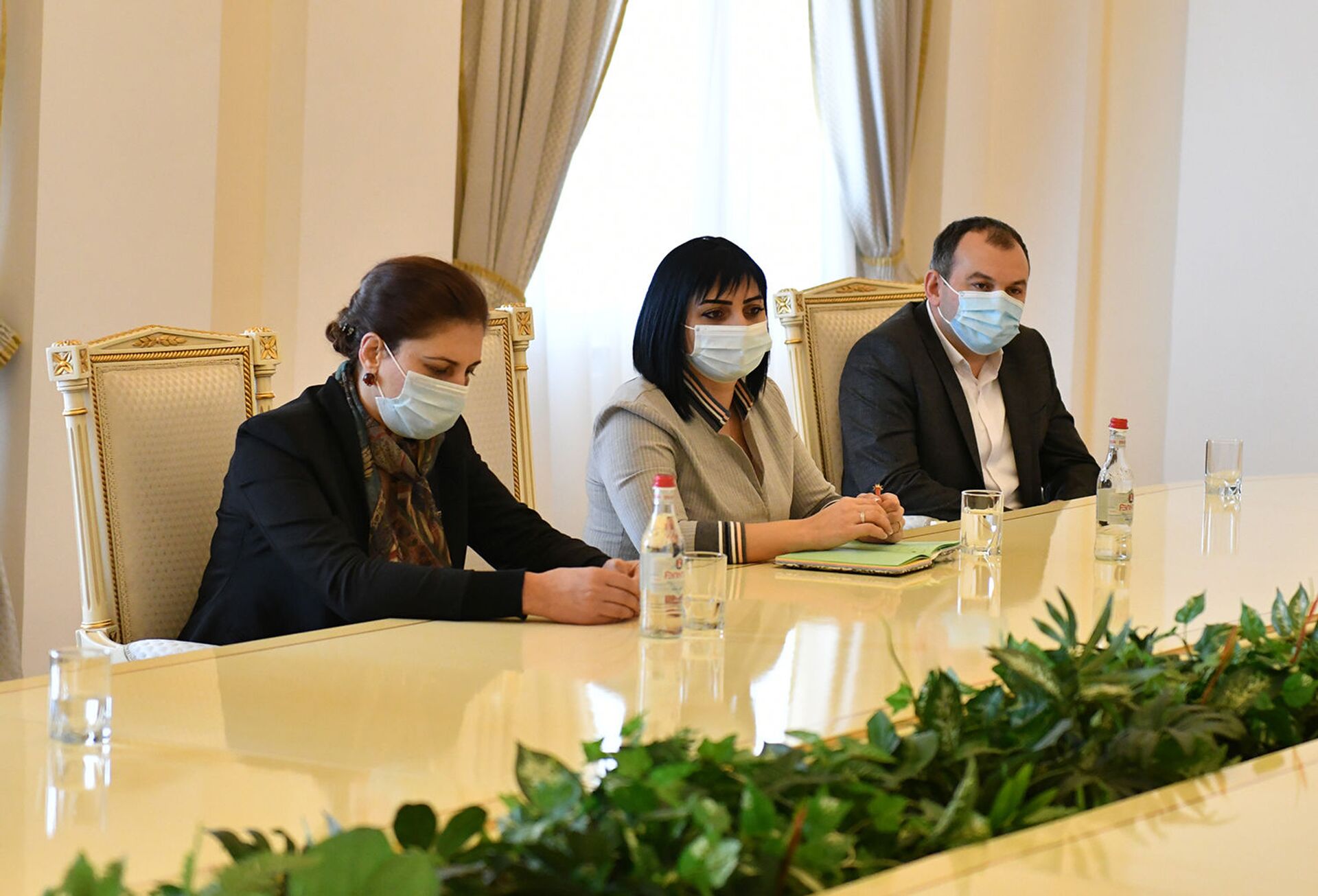 Նախագահը հանդիպել է անկախ պատգամավորների հետ. ներկա են եղել ոչ բոլորը Նախագահը հանդիպել է անկախ պատգամավորների հետ. ներկա են եղել ոչ բոլորը - Sputnik Արմենիա, 1920, 27.02.2021