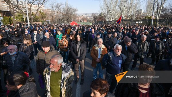 Митинг оппозиции на проспекте Баграмяна (27 февраля 2021). Еревaн - Sputnik Армения