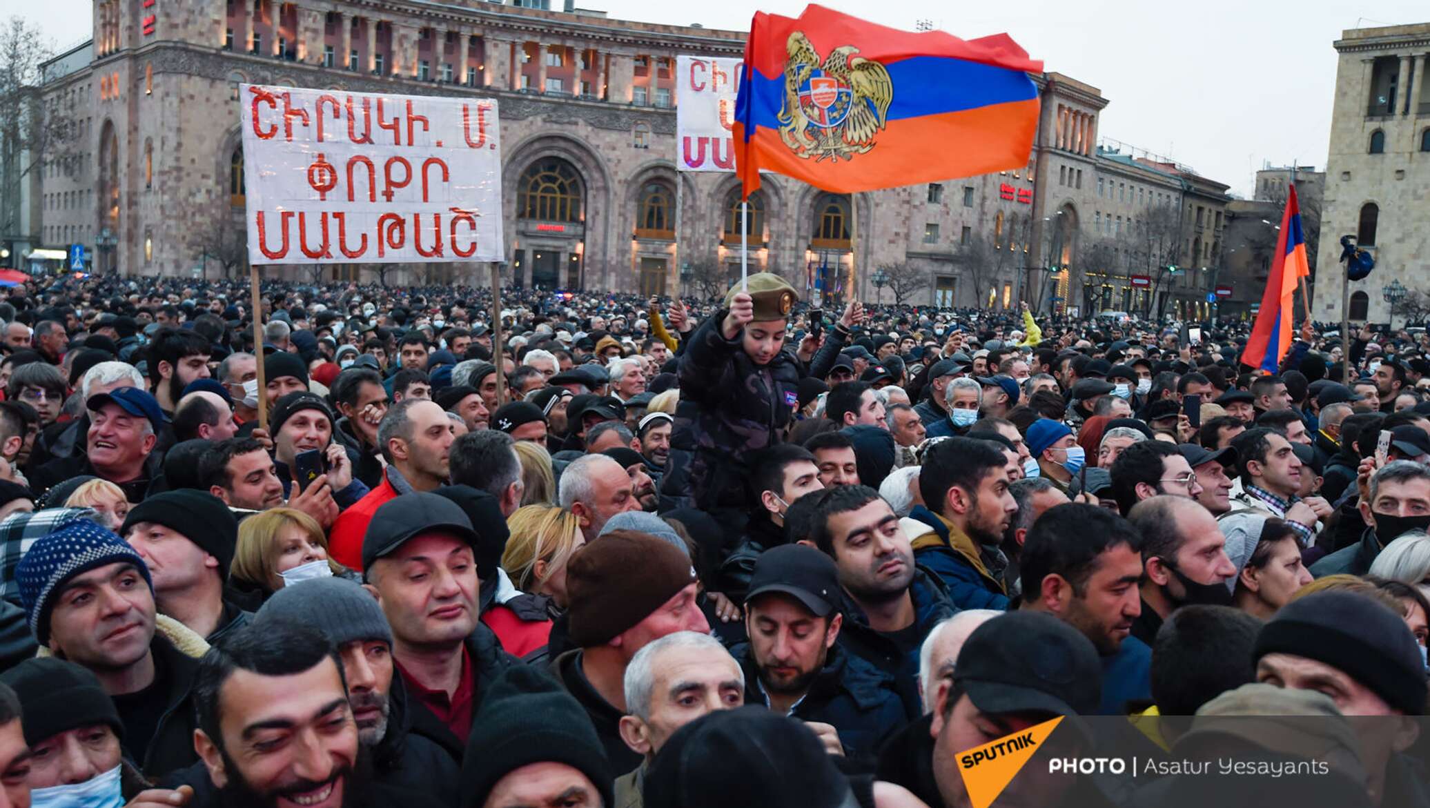 Что хотят армяне. Революция в Армении 2018. Митинг Армении против Пашиняна. Протесты в Армении 2021. Пашинян на протестах в Армении.