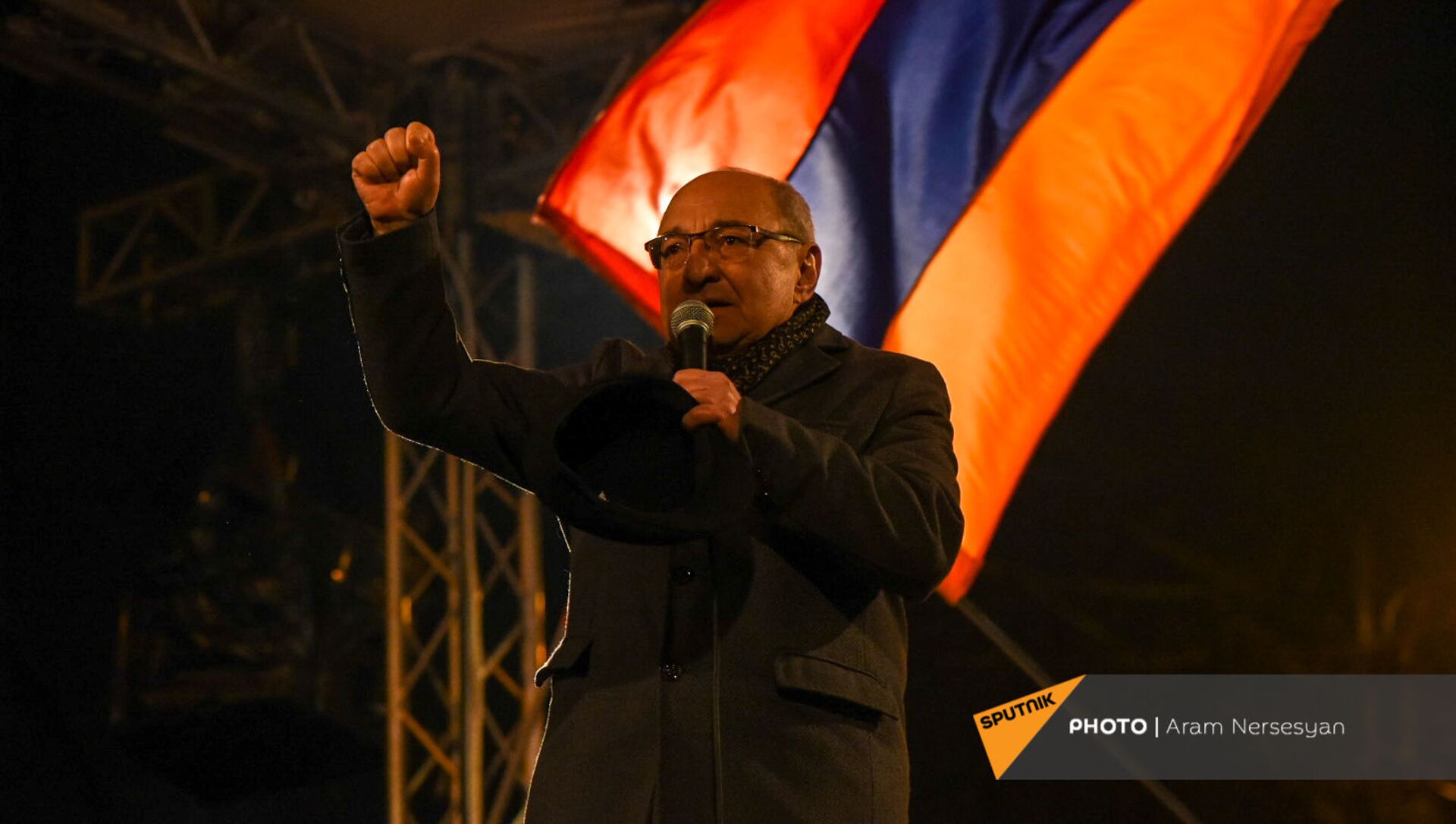 Речь Вазгена Манукяна во время митинга оппозиции на проспекте Баграмяна (1 марта 2021). Еревaн - Sputnik Армения, 1920, 01.03.2021