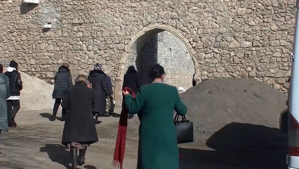 Паломники из Карабаха в сопровождении российских миротворцев посетили христианский монастырь Амарас (1 марта 2021). Карабах - Sputnik Армения