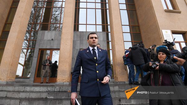 Прокурор Геворг Багдасарян покидает зал суда после перенесения заседания по делу 1 марта (2 марта 2021). Еревaн - Sputnik Армения