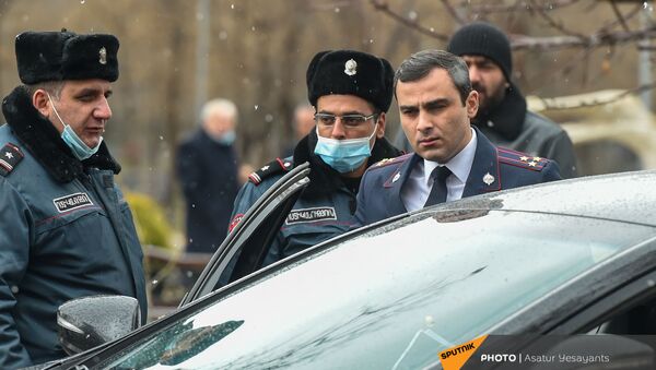 Прокурор Геворг Багдасарян покидает зал суда после перенесения заседания по делу 1 марта (2 марта 2021). Еревaн - Sputnik Армения