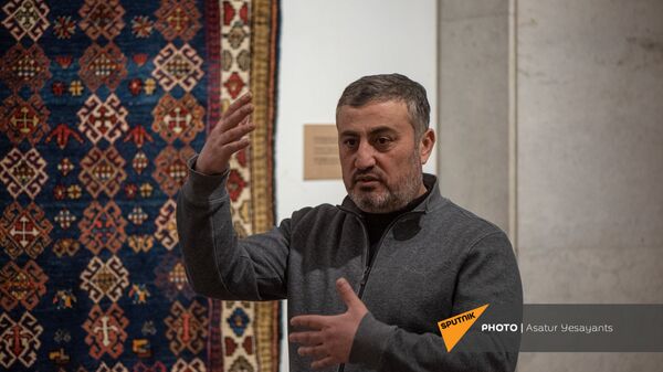 Директор Шушинского музея ковров Вардан Асцатрян  - Sputnik Արմենիա