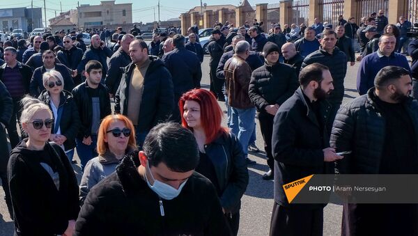 Акция протеста военнослужащих в запасе возле здания Минобороны (6 марта 2021). Ереван - Sputnik Армения